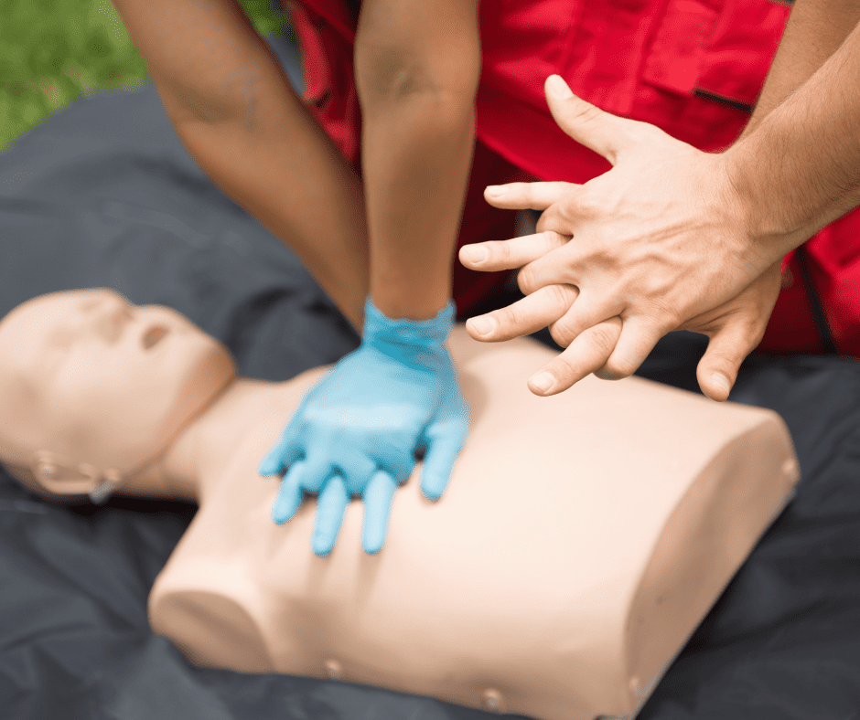 Students-undertake-CPR-in-Breakout-programme