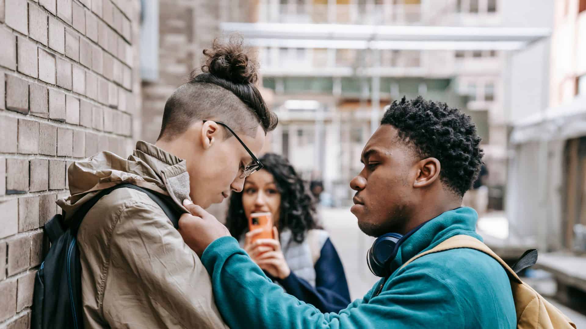 boys-bullying-being-filmed